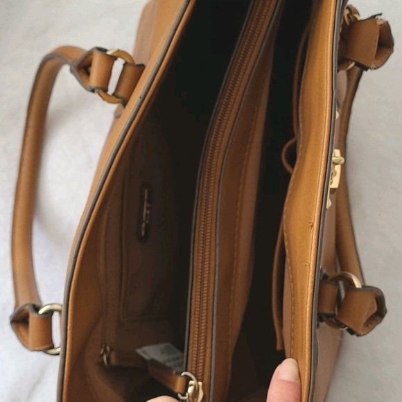 Beige Convertable Purse/Tote - Picture 4 of 5